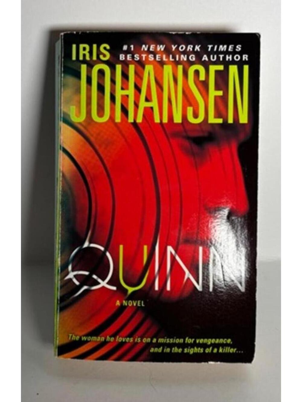 Quinn by Iris Johansen - Eve Duncan Series Paperback